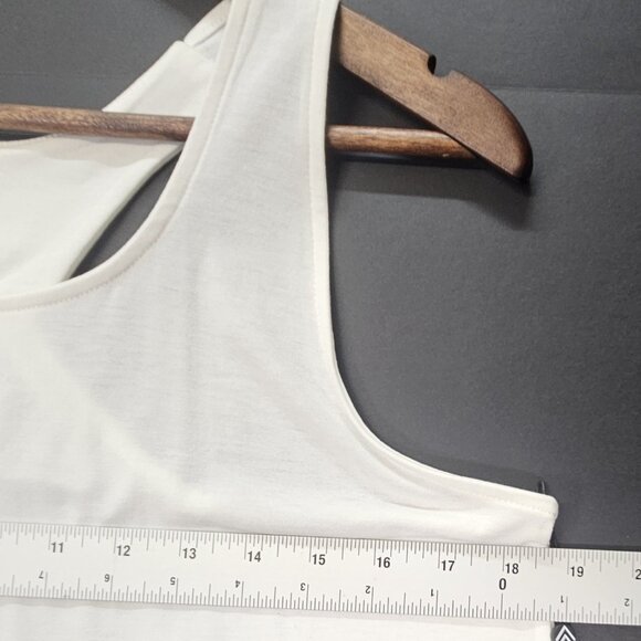 Traj3ctory Activewear Women's Size M White Racerback Training Tank Top - Picture 7 of 9